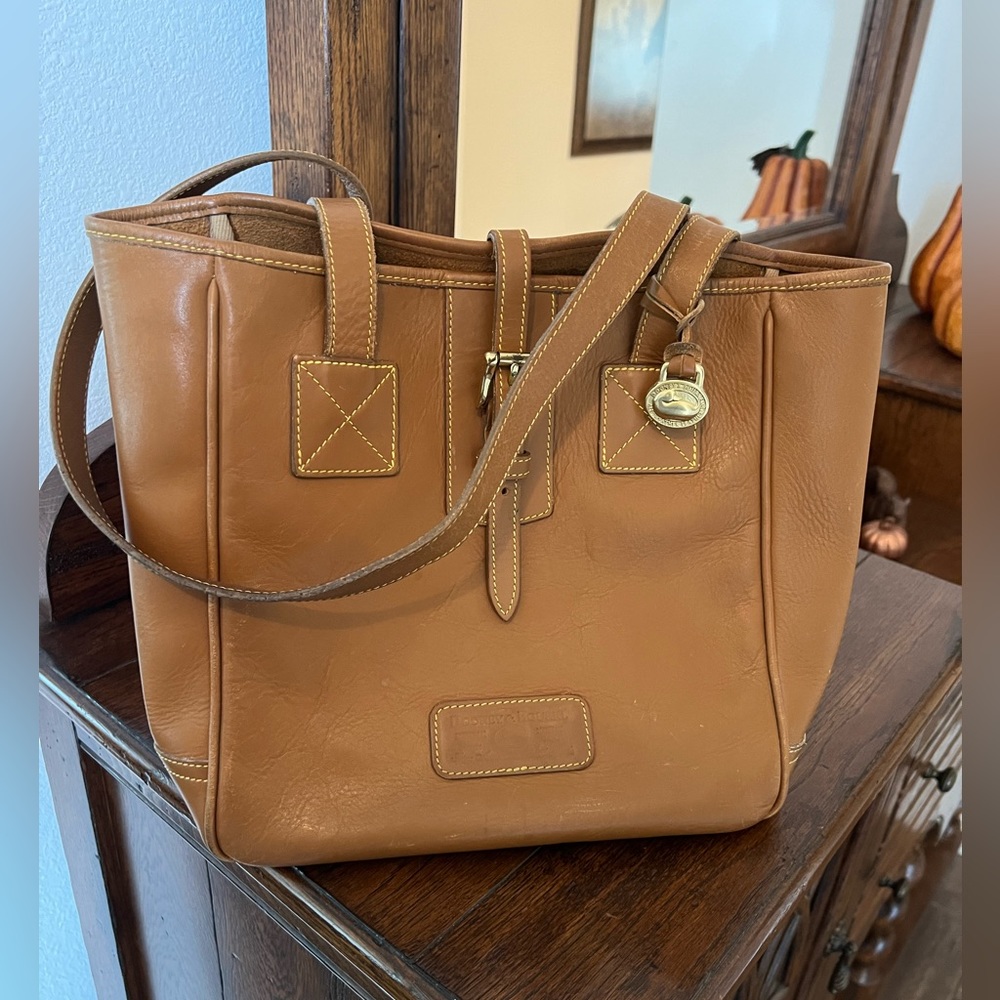 Vintage Dooney & Bourke tote.